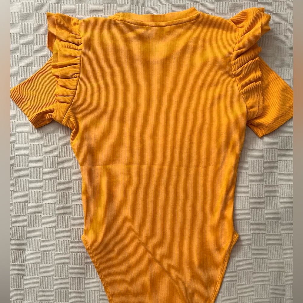 Zara Orange Ribbed Ruffle Sleeves Tee Bodysuit - Picture 4 of 4